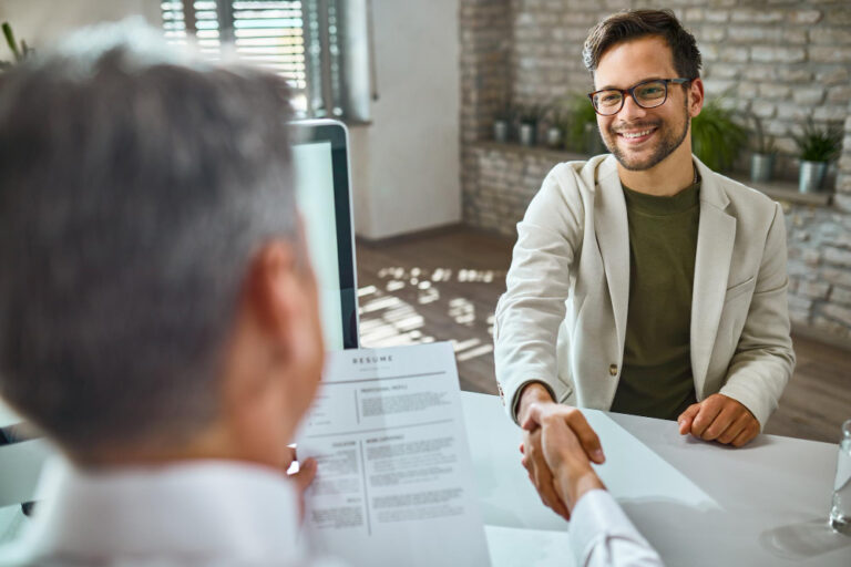 On recrute un Chef de Projet & Consultant IT pour renforcer notre team